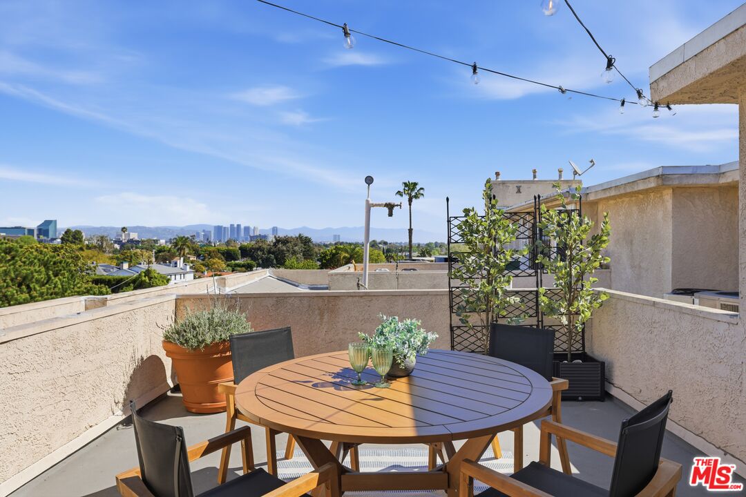 12321 Ocean Park Blvd Unit: 18