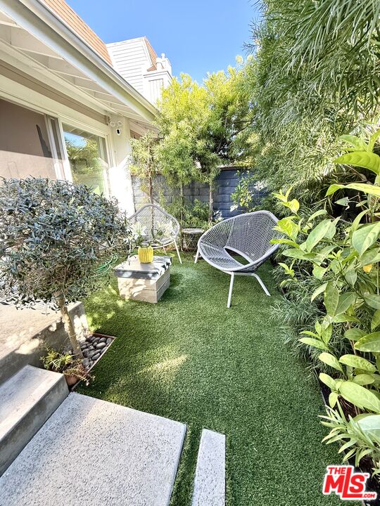 4305 Alla Rd Unit: 8