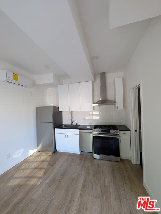 2626 Cloverfield Blvd Unit: 12