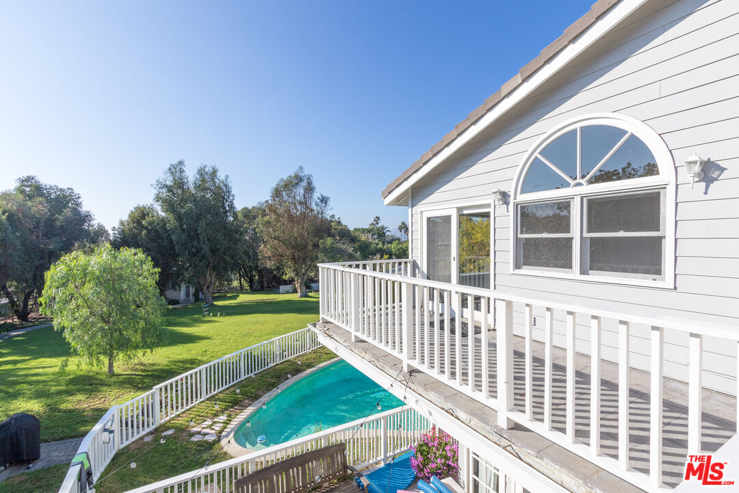 6557 Wandermere Rd Unit: Upper STE