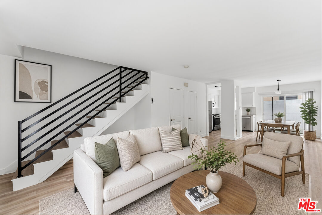 825 S Detroit St Unit: 3