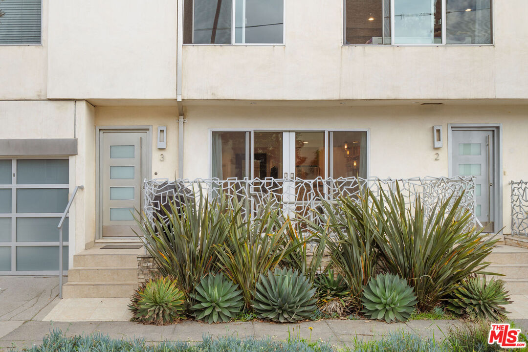 2101 Ocean Ave Unit: 3