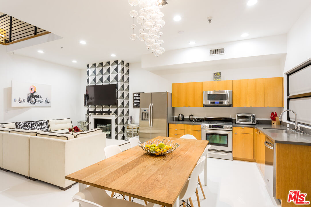 815 Hampton Dr Unit: 7