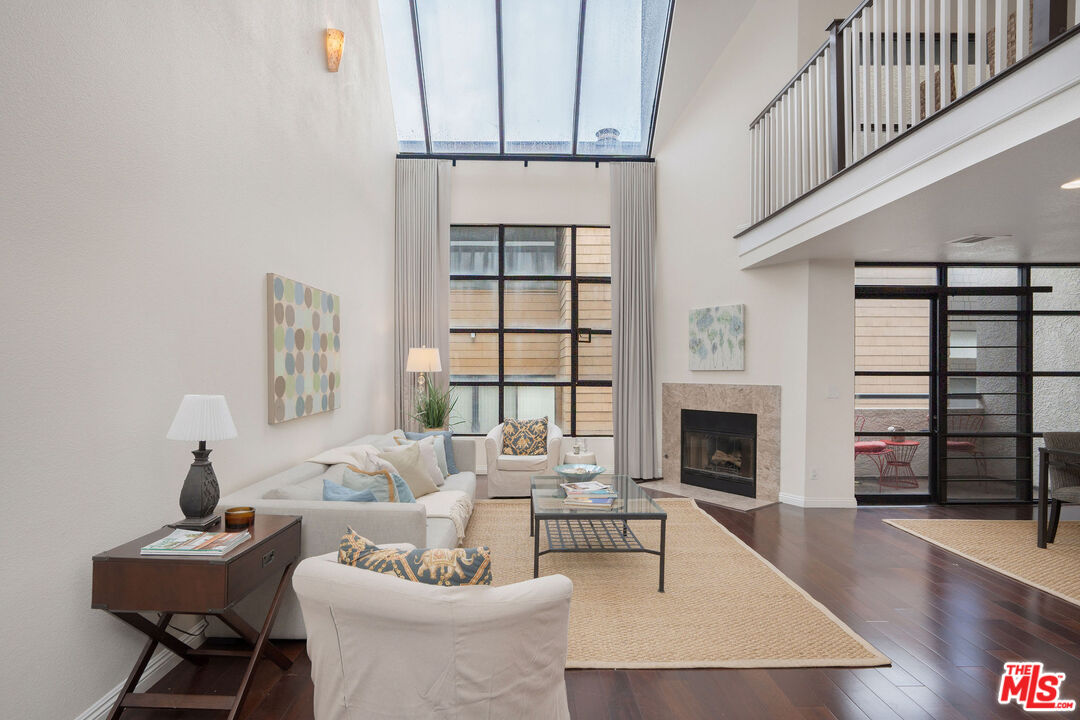 11636 Montana Ave Unit: 311