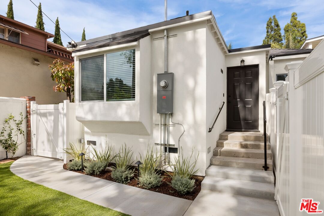 1511 Selby Ave Unit: 1511 1/2