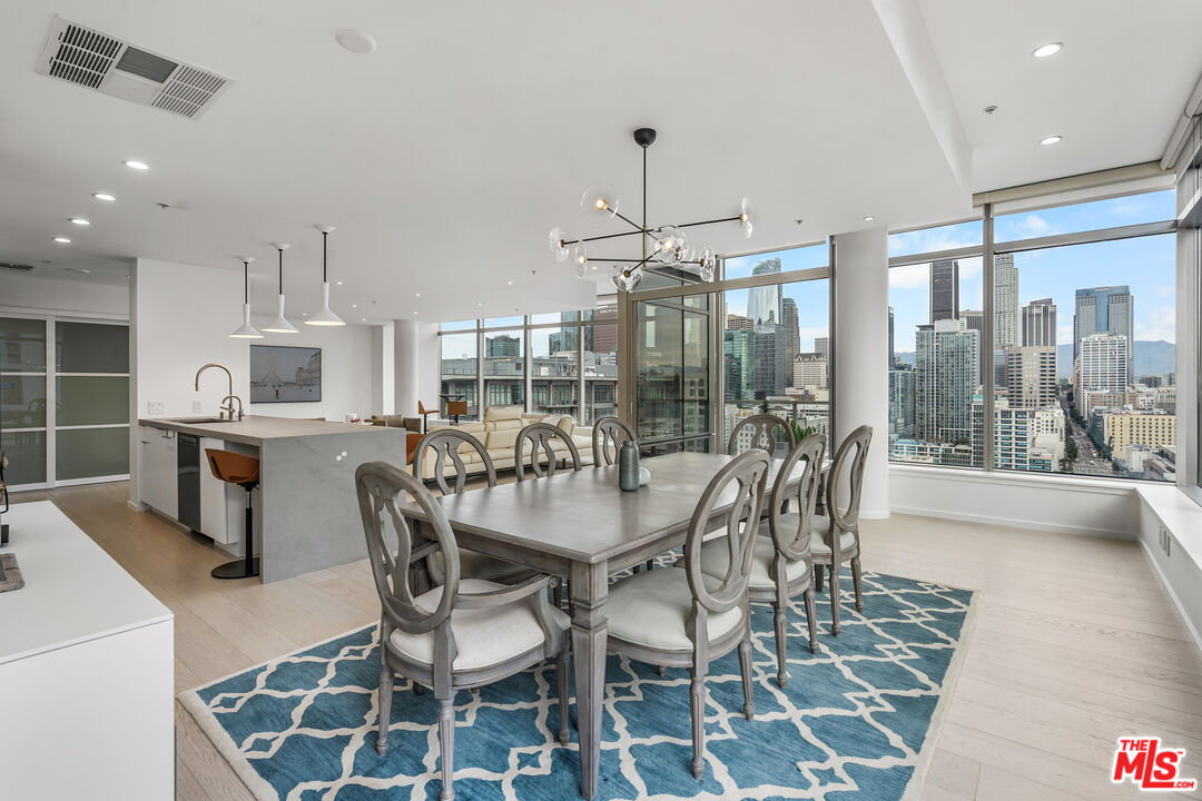 1155 S Grand Ave Unit: 2109