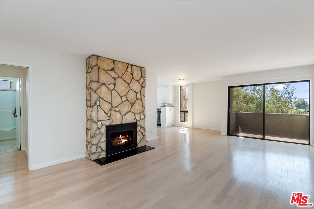 Photo of 16169 W Sunset Blvd, Pacific Palisades, CA 90272