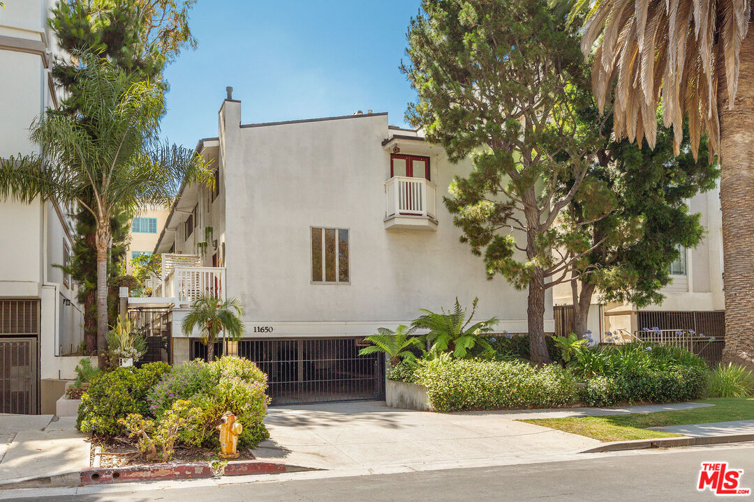 11650 Mayfield Ave Unit: 3