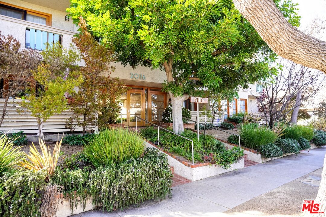 2016 Euclid St Unit: 17