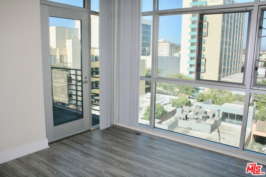 1241 5TH ST Unit: 305