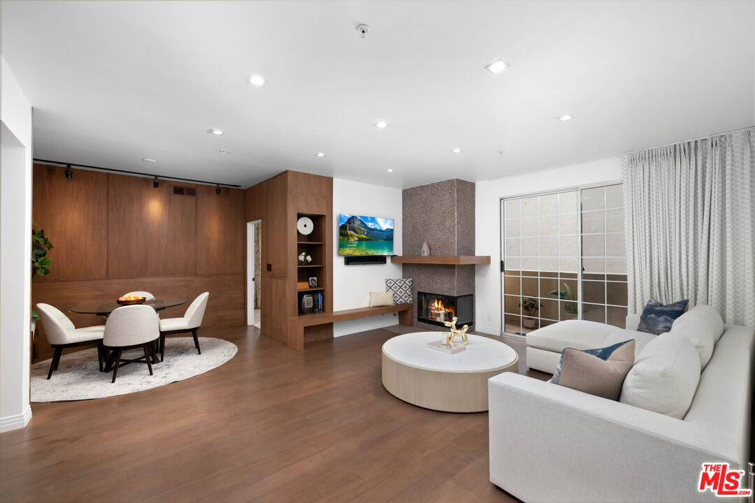 Photo of 930 N Doheny Dr, West Hollywood, CA 90069