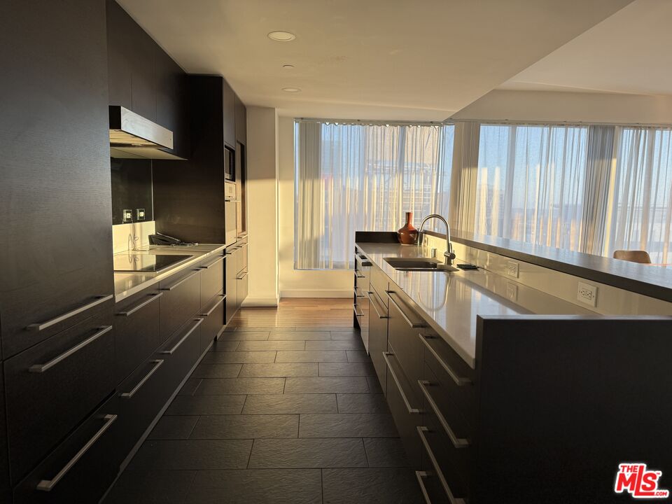 6250 Hollywood Blvd Unit: 12H
