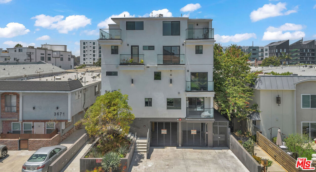 3667 Mentone Ave Unit: 4