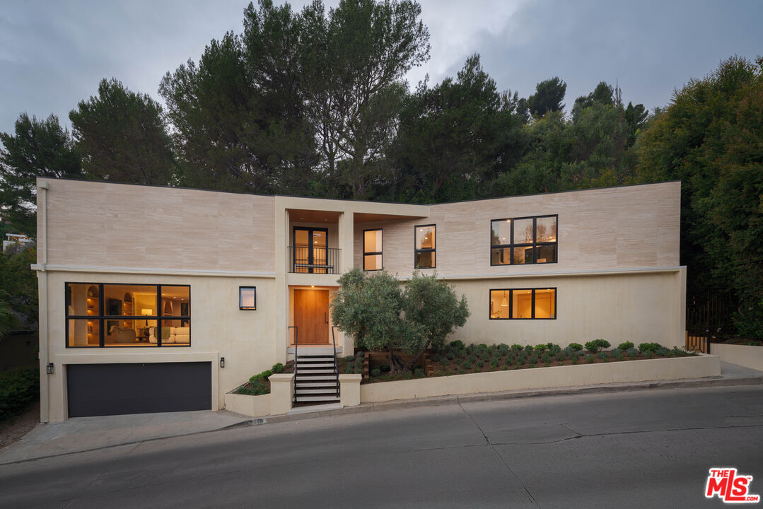 1417 Bluebird Ave