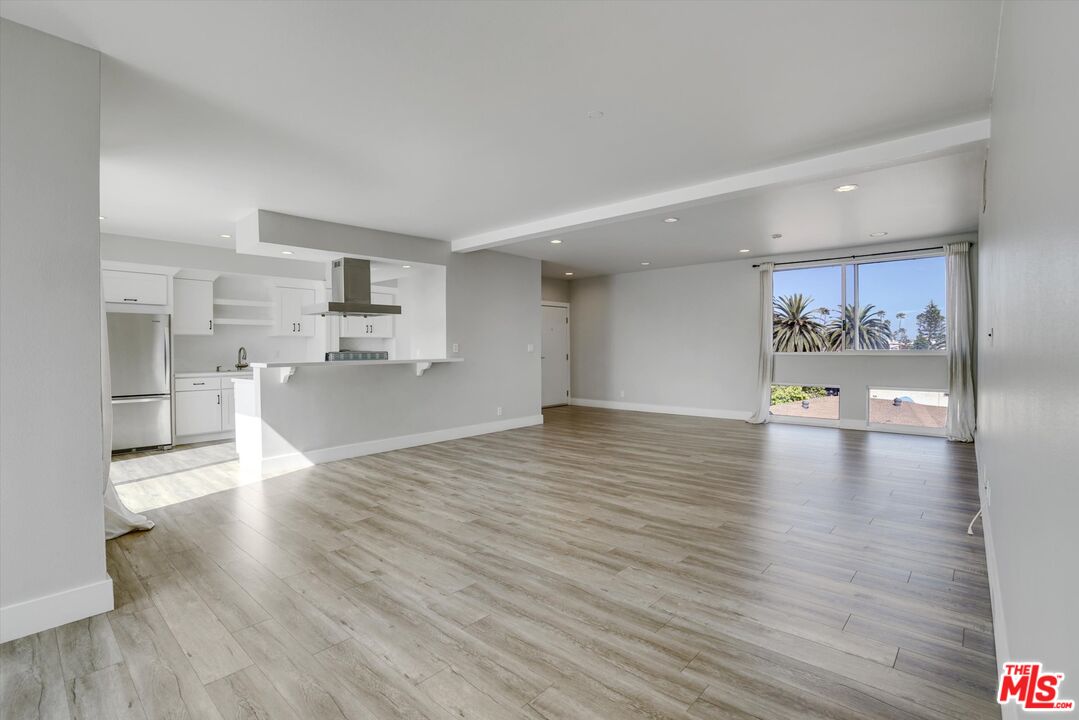 842 11th St Unit: 8A