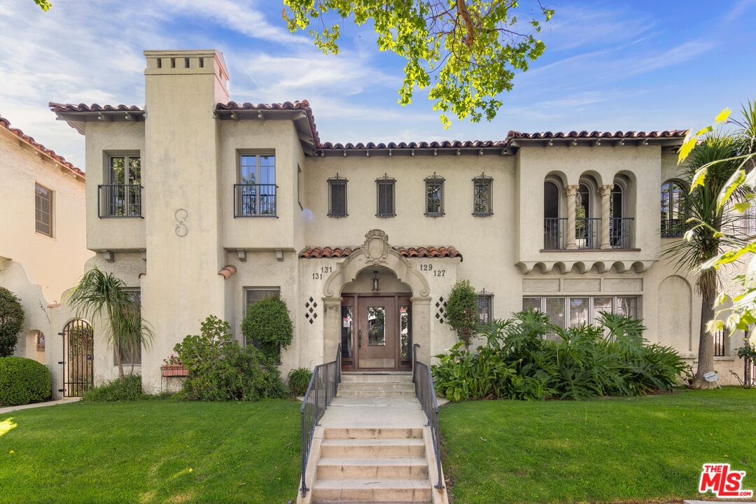 127 S Sycamore Ave