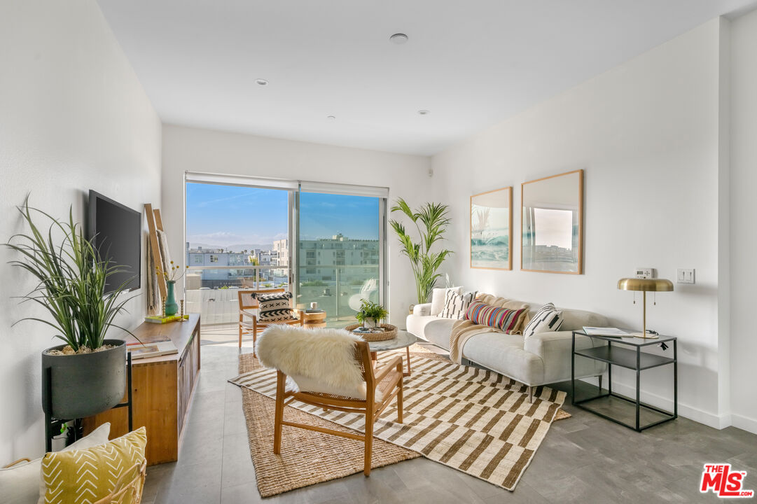 Photo of 4140 Glencoe Ave, Marina Del Rey, CA 90292