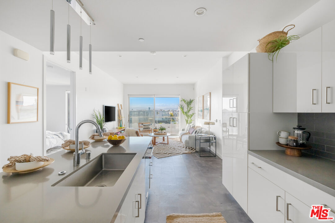 Photo of 4140 Glencoe Ave, Marina Del Rey, CA 90292