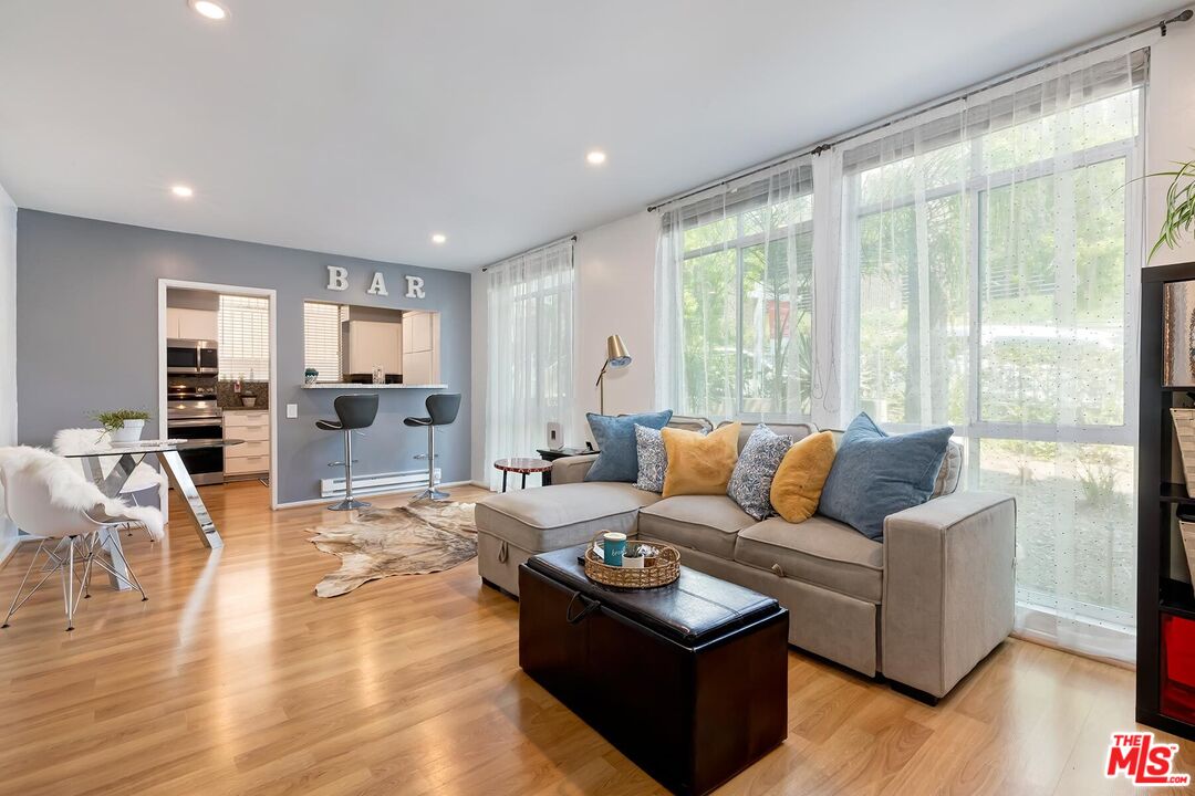7270 Hillside Ave Unit: 102