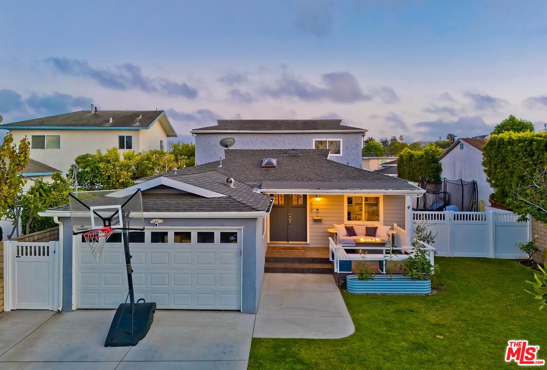 Photo of 434 W Maple Ave, El Segundo, CA 90245