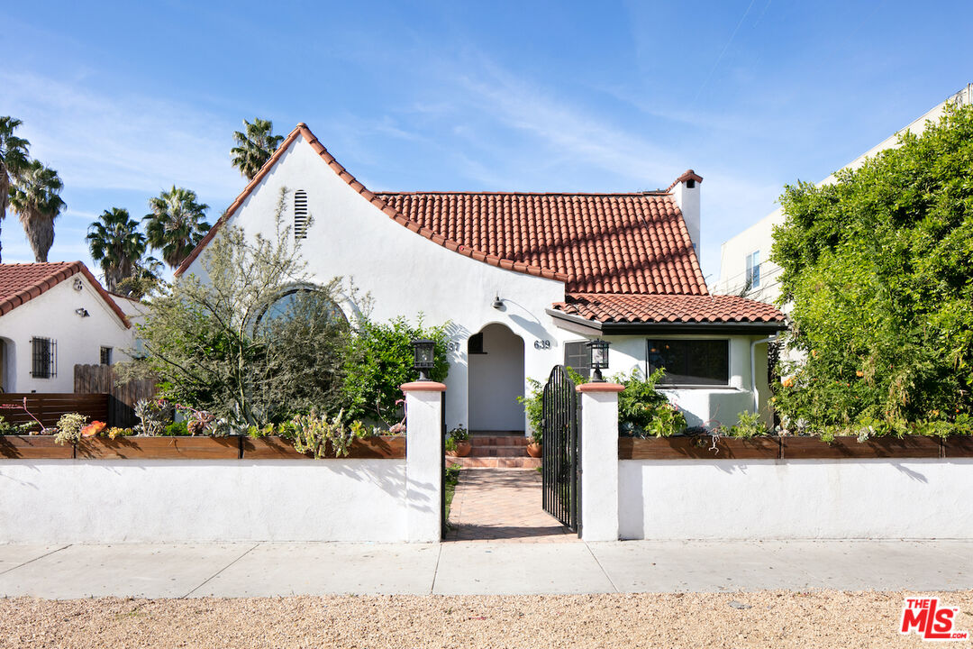 637 N ALTA VISTA