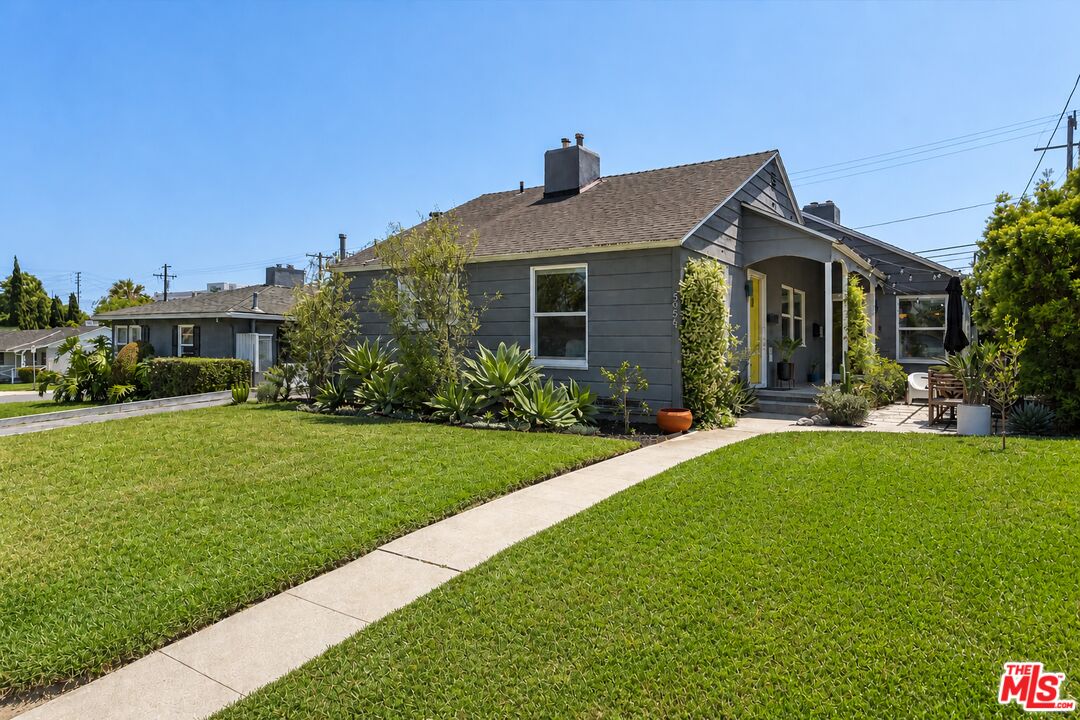 5956 W 85th Pl