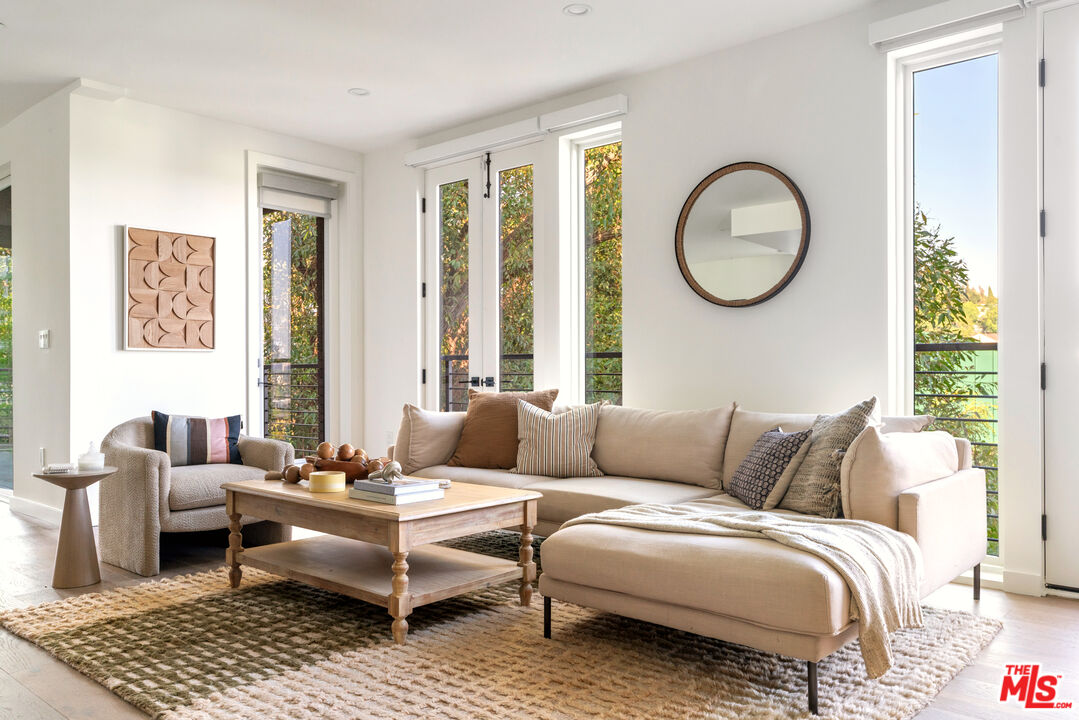 2267 Duane St Unit: 3