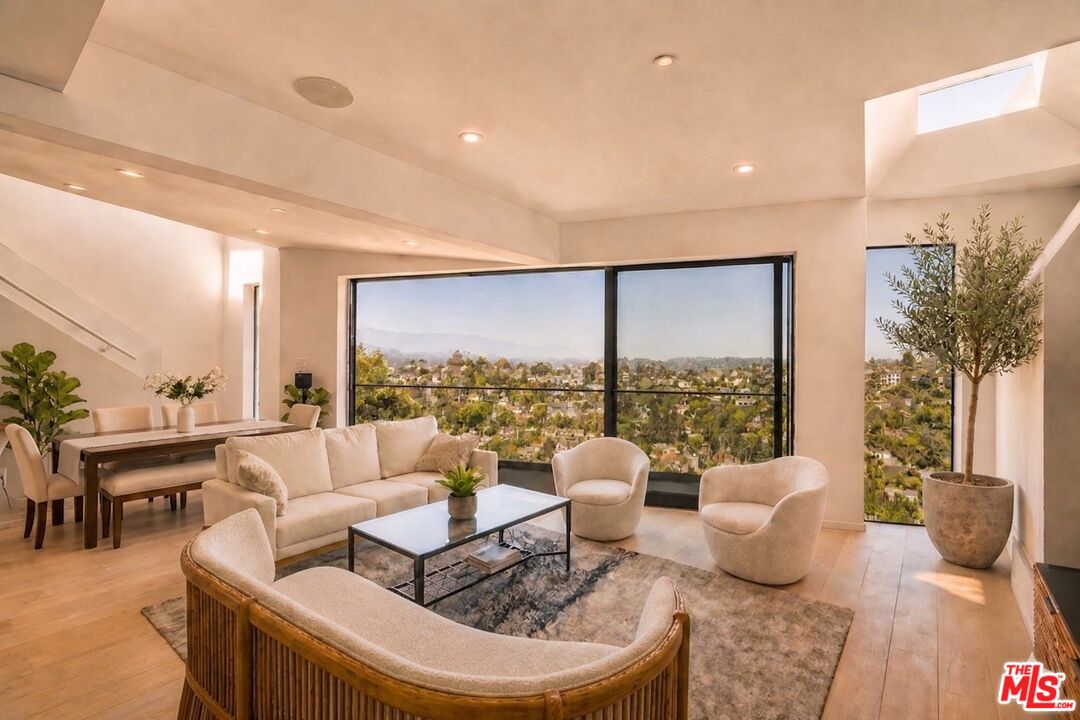 2224 Ronda Vista Dr