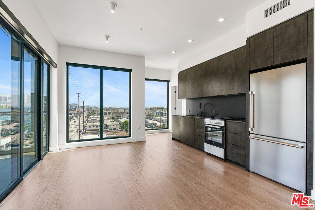 10700 Tabor St Unit: 402