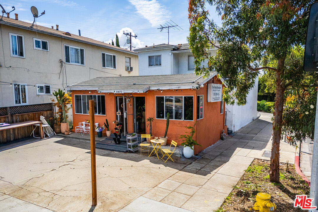 10872 Venice Blvd