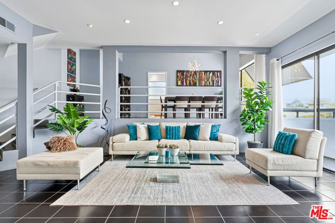 625 Huntley Dr Unit: 4