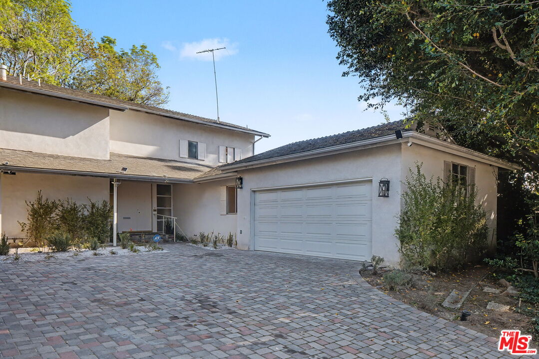 2612 S Beverly Dr