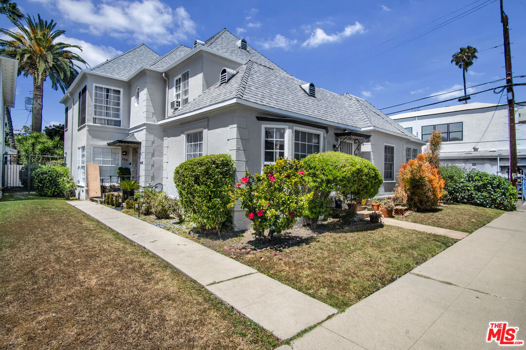 137 N Flores St