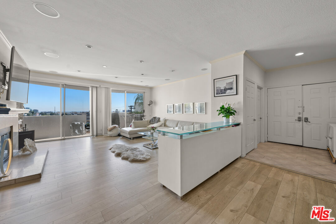 11535 Rochester Ave Unit: 301