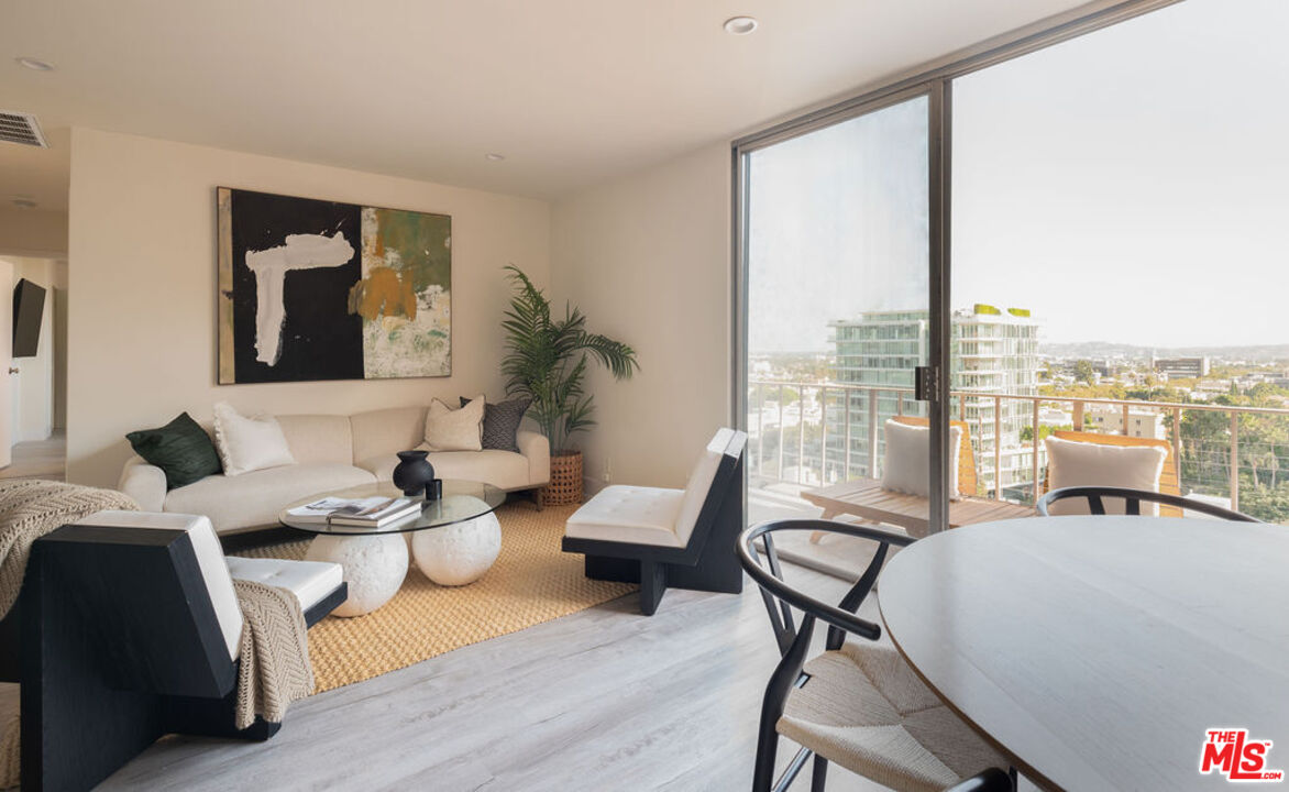 Photo of 100 S Doheny Dr, Los Angeles, CA 90048