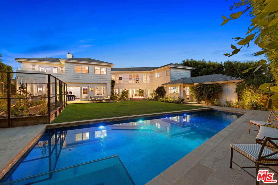 521 Amalfi Dr