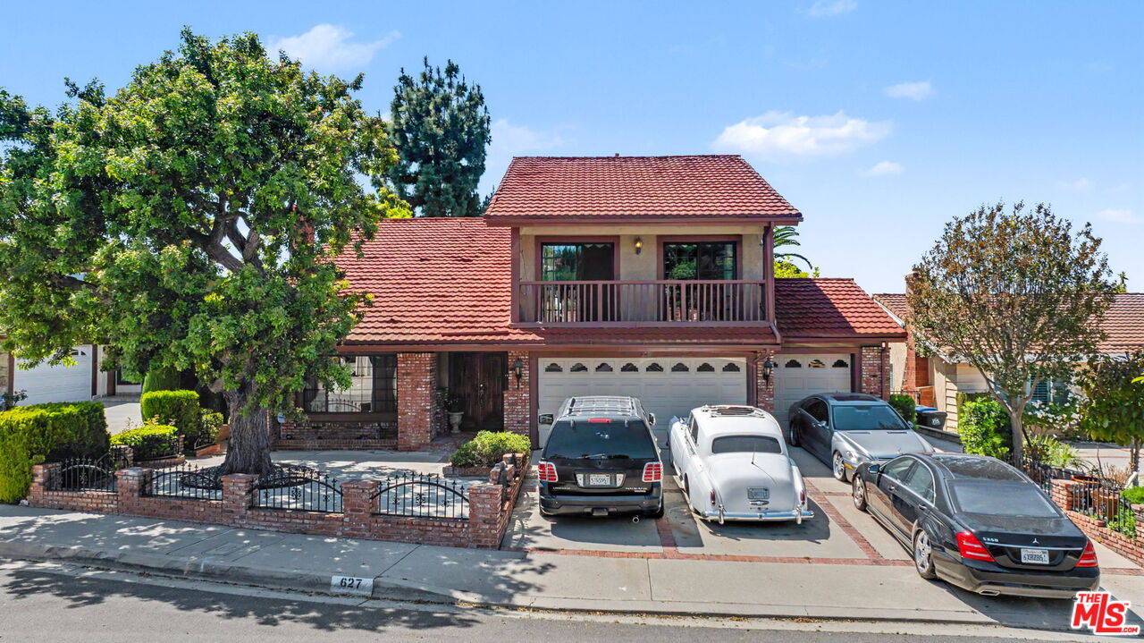 627 Mount St