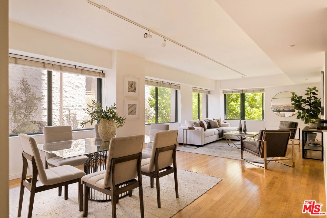 Photo of 10520 Wilshire Blvd, Los Angeles, CA 90024