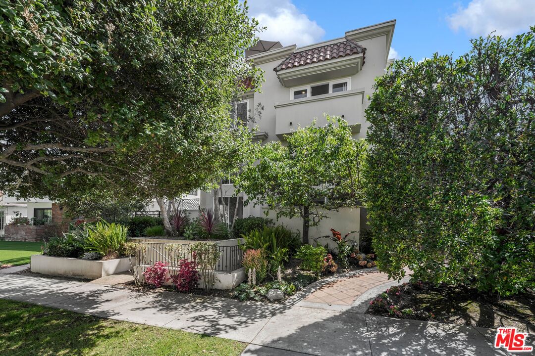 718 Lincoln Blvd Unit: 1