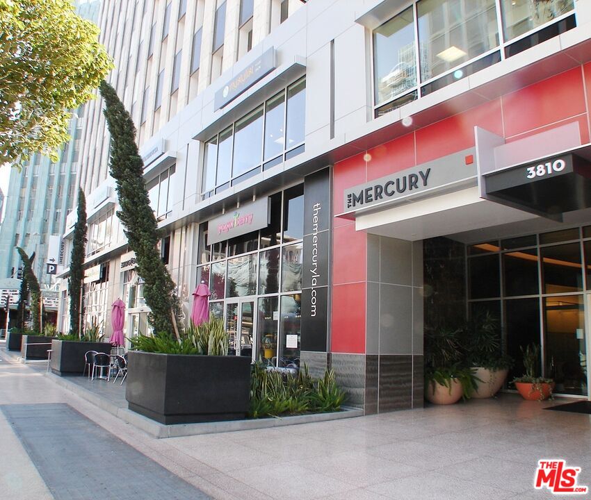 Photo of 3810 Wilshire Blvd, Los Angeles, CA 90010