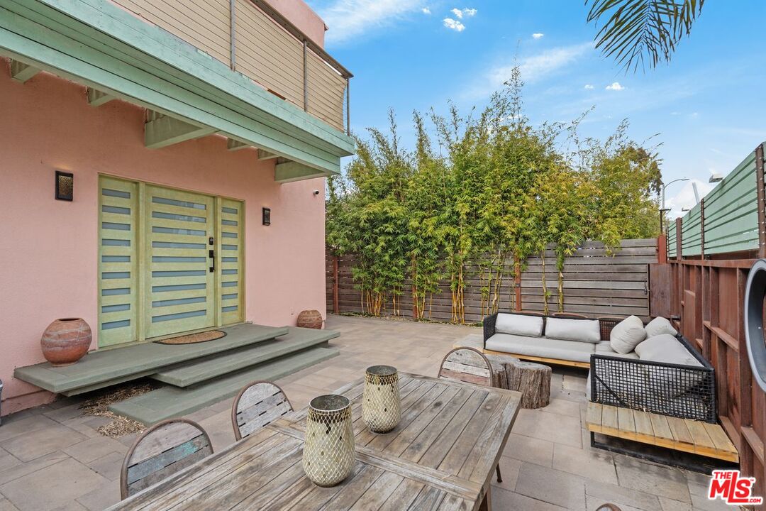 621 Rose Ave Unit: #B