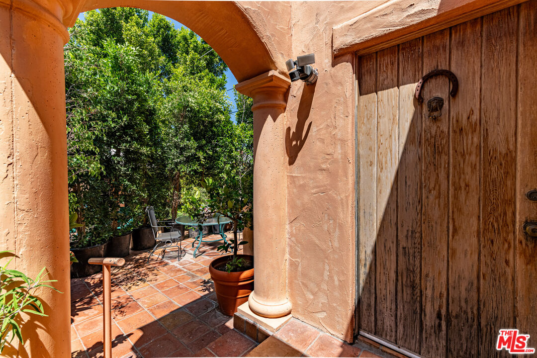 216 S Carmelina Ave Unit: Guesthouse