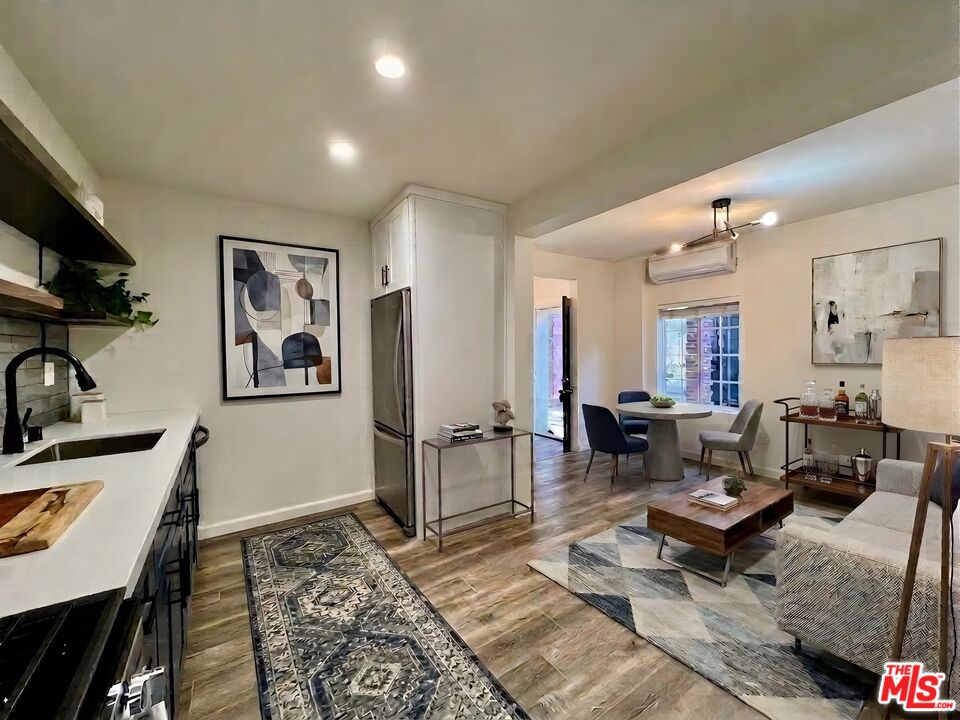 652 N Dillon St Unit: #A