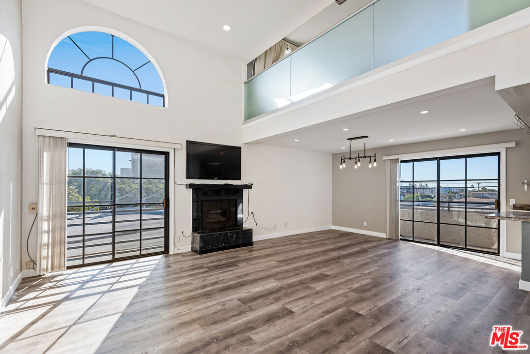 3780 Ocean View Ave Unit: 2