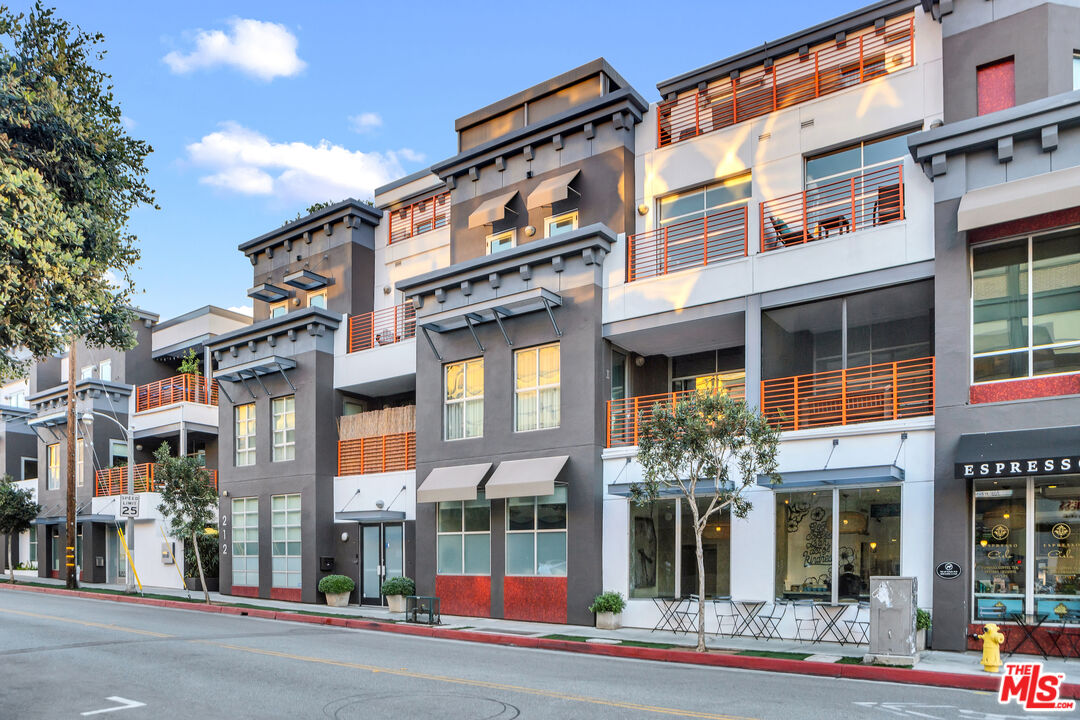 212 Marine St Unit: 203
