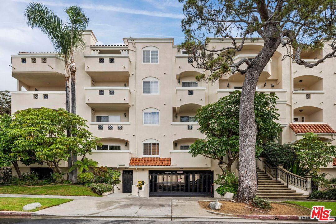 1948 Malcolm Ave Unit: 305