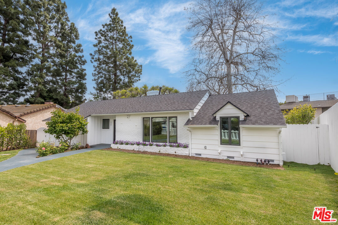 527 S Bentley Ave