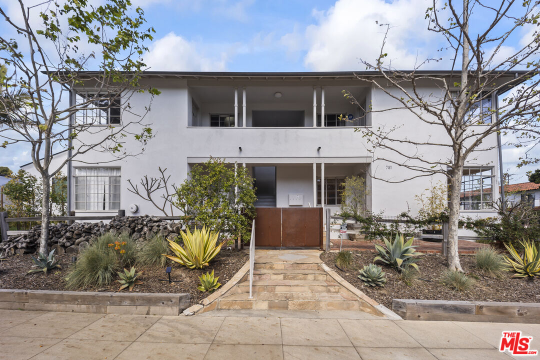 1807 Montana Ave