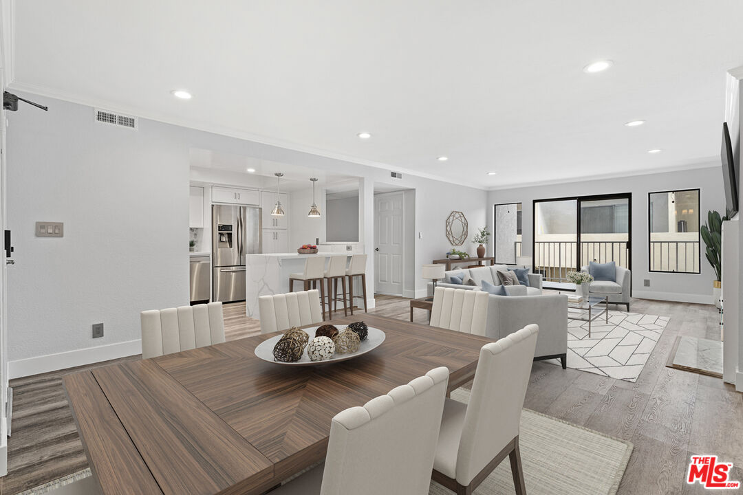 1616 Granville Ave Unit: 102