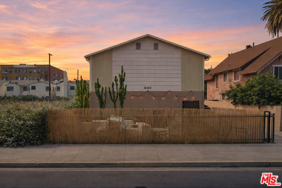 5442 Virginia Ave Unit: 6
